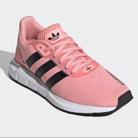 Adidas Swift Run RF running shoes - Picture 2 of 16